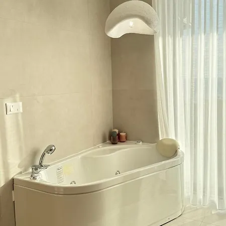 Appartamento Sea View Flat With Jacuzzi Durrës