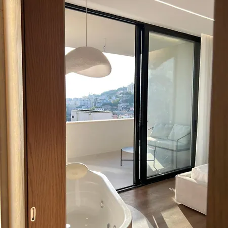 Sea View Flat With Jacuzzi Appartamento *