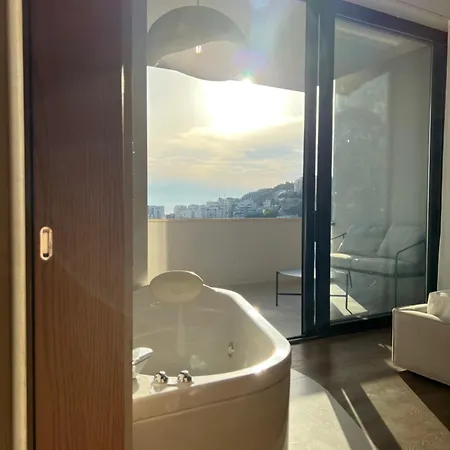 Appartamento Sea View Flat With Jacuzzi