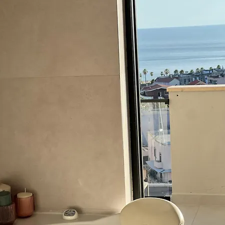 Appartamento Sea View Flat With Jacuzzi