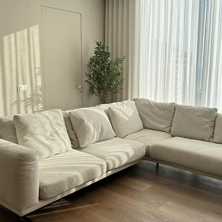 Sea View Flat With Jacuzzi Appartamento Durrës