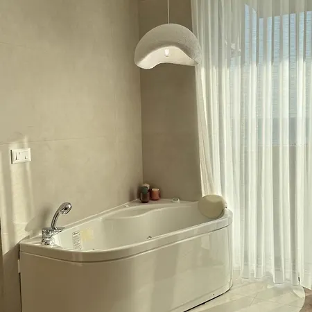 Appartamento Sea View Flat With Jacuzzi Durrës